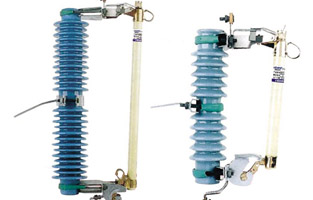 雷爾沃電器有限公司以高壓電器產(chǎn)品作為自己的核心產(chǎn)業(yè)，以產(chǎn)品設(shè)計(jì)為主導(dǎo)，主要研發(fā)生產(chǎn)戶內(nèi)外高壓真空斷路器，高壓負(fù)荷開關(guān)，隔離開關(guān)，熔斷器，互感器，避雷器，接地開關(guān)，六氟化硫開關(guān)等產(chǎn)品。產(chǎn)品廣泛應(yīng)用于各等級(jí)電網(wǎng)，風(fēng)能發(fā)電廠，太陽(yáng)能發(fā)電廠，核電，水電等領(lǐng)域。今天雷爾沃作為高壓熔斷器的生產(chǎn)廠家來告訴你：高壓熔斷器型號(hào)含義及組成，讓你對(duì)高壓熔斷器有個(gè)新的認(rèn)識(shí)。